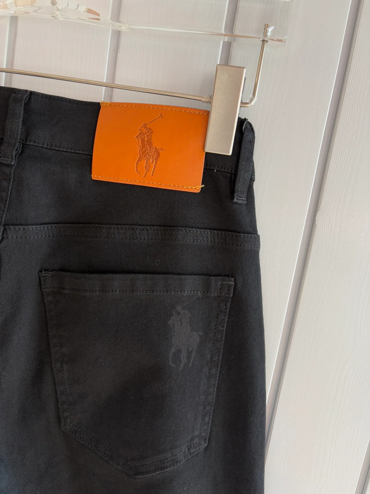 P240 A super stylish pair of jeans, customized original washed denim fabric, unique design, top-notch embroidered letter pattern logo, original hardware accessories decoration, an extremely outstanding pair of jeans, the materials and craftsmanship are extremely luxurious and exquisite, extremely high-grade, handsome and stylish upper body, recommended 👍, 005 code number: 29-38 but not 35; 37